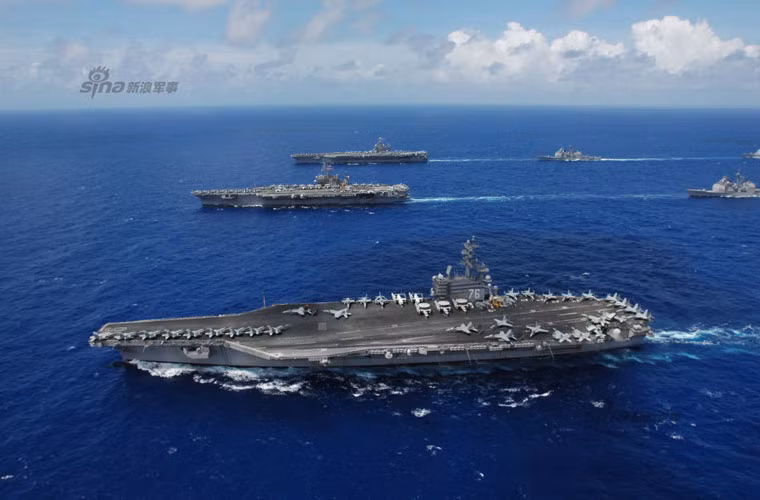 Theo bài viết của Harry Kazianis trên tờ National Interest, có 3 vấn đề mà giới phân tích đã chỉ ra đối với các tàu sân bay Mỹ. Một là hạm đội tàu sân bay Mỹ hiện đã già cỗi và lạc hậu, chẳng “khá hơn” là mấy so với các tàu chiến ở giai đoạn cuối Chiến tranh thế giới thứ 2.