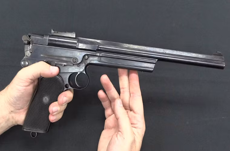 Vị trí thứ 2 trong bảng xếp hạng của Business Insider là một mẫu súng ngắn khác có tên khá nổi - súng ngắn Hỏa (Mars Pistol). Vào đầu thế kỷ 20, các nhà phát minh vũ khí đã cố gắng phát triển một mẫu súng ngắn có thể lên đạn tự động chỉ với một lần lên đạn duy nhất với thành quả cuối cùng là sự xuất hiện của mẫu súng ngắn Colt M1911. Nhưng trước đó có khá nhiều mẫu súng ngắn có ý tưởng tương tự nhưng không mấy thành công trong đó có khẩu Mars Pistol.