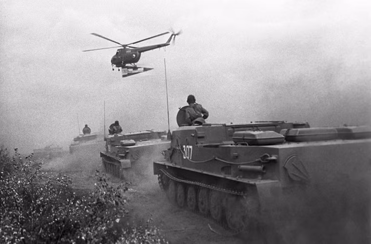 Trong ảnh là một đợt tập trận của các nước thành viên khối Warsaw vào năm 1969.