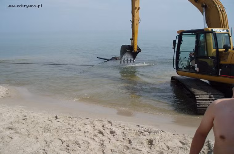 Khi chiếc xe tăng này chỉ vừa xuất hiện trên mặt nước các chuyên gia Ba Lan đã xác định nó chính là mẫu pháo tự hành chống tăng Hetzer của Đức.