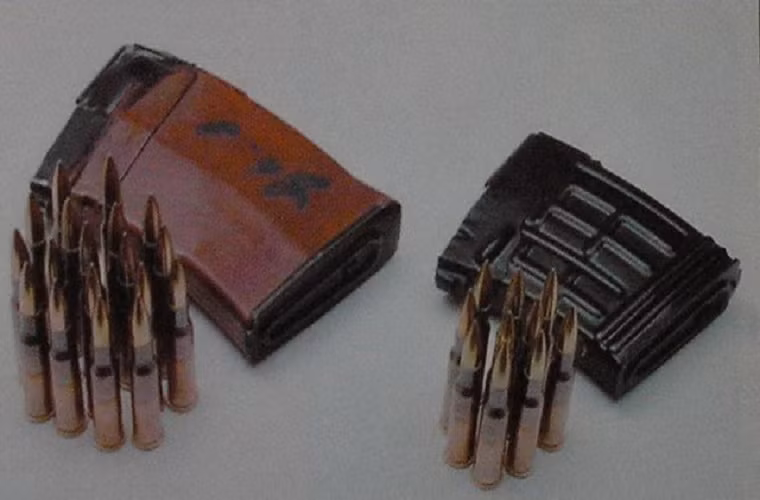 Ngoài đạn 7,62mm thông thường, SVD cũng có thể bắn các loại đạn 7,62mm đặc biệt như đạn xuyên-cháy hay đạn xuyên giáp khi các đơn vị bắn tỉa phải đối đầu với các đơn vị cơ giới của đối phương. Tất cả các loại đạn này Việt Nam đều có thể tự sản xuất trong nước.