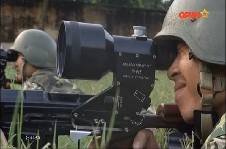 Hiện tại, quân đội ta cũng đã tiến hành nghiên cứu và cải tiến SVD để mẫu súng trường bắn tỉa này phù hợp hơn với môt trường chiến tranh hiện đại. Một trong số đó là việc trang bị kính ngắm đêm NVF-1BT do Việt Nam tự sản xuất cho SVD nhằm nâng cao hiệu quả trong hoạt động huấn luyện, sẵn sàng chiến đấu và chiến đấu của bộ đội ta.