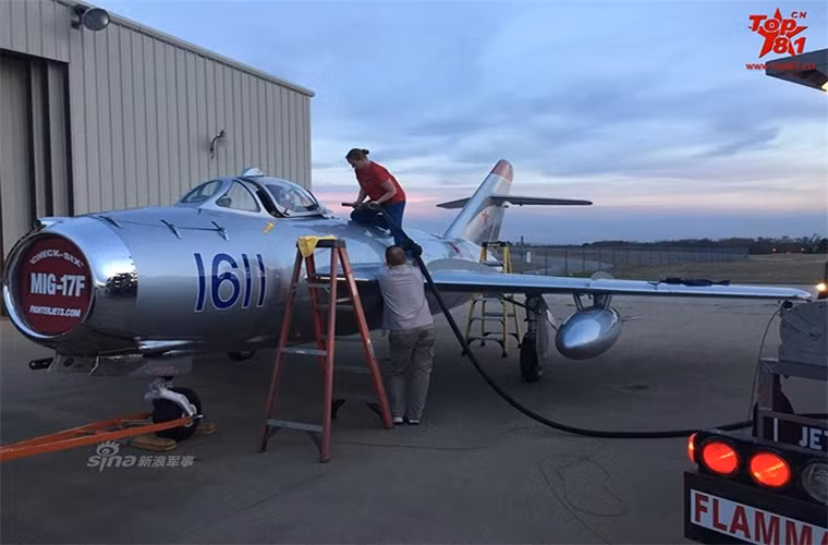 Quá trình đại tu sửa chữa một chiếc máy bay chiến đấu là điều không hề dễ dàng nhất là khi bạn phải đại tu một chiếc tiêm kích MiG-17F ngay trên đất Mỹ - cách xa nơi nó từng được sản xuất hàng chục ngàn km.