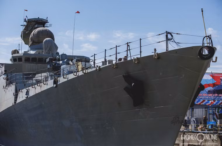 Hệ thống vũ khí trên Gepard 3.9 khá đa dạng gồm hải pháo AK–176MA, tổ hợp vũ khí đánh chặn tầm gần Palma-SU và AK-630, còn vũ khí chống hạm của nó được trang bị tổ hợp 8 ống phóng tên lửa chống hạm Kh-35, riêng hai tàu Gepard 3.9 thứ 3 và 4 được trang bị các ống phóng ngư lôi 533mm.