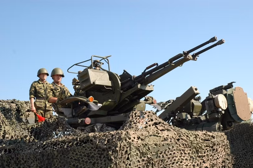 Có một điểm đặc biệt trong đợt tập trận này là ngoài các đơn vị vũ trang Nga còn có sự tham gia của các đơn vị dân sự thuộc các tổng công ty nhà nước Nga, điển hình như Transnefteproduct - Tổng công ty điều hành hệ thống đường ống dẫn dầu và khí đốt của Nga.