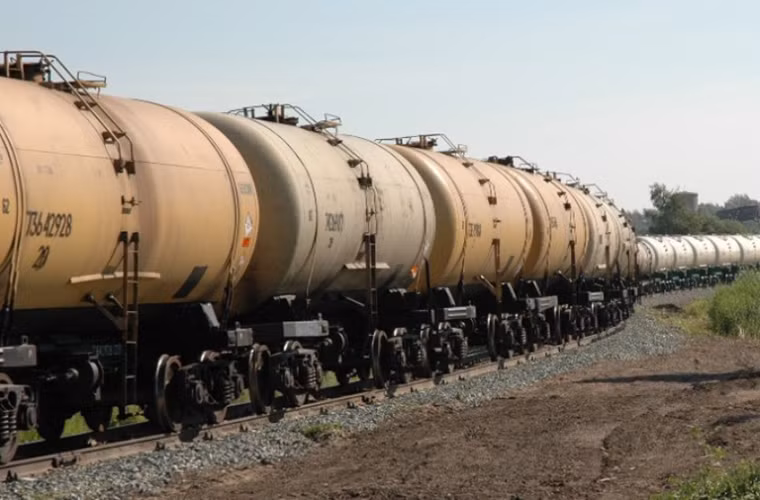 Các đoàn tàu chở nhiên liệu của Quân đội Nga sẽ lấy nhiên liệu từ các kho dữ trự chiến lược của Transnefteproduct.