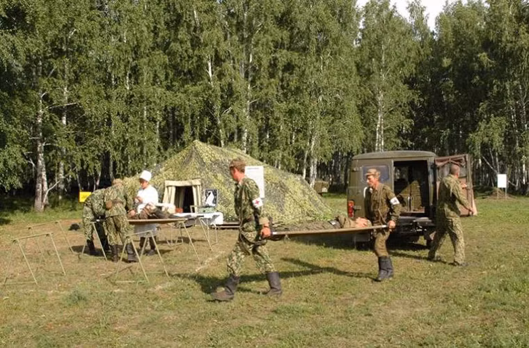 Trong ảnh là một trạm cứu thương dã chiến trong đợt tập trận tại Novosibirsk vào năm 2005.