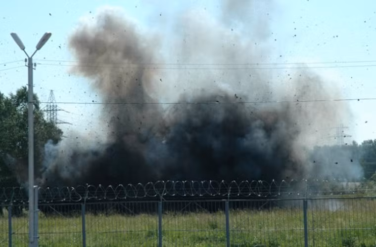 Tất nhiên trong tình huống tác chiến giả định, các kho dữ trự này cũng bị tấn công.