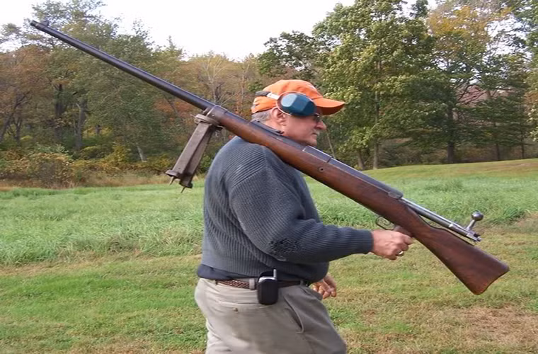 Chiều dài của Mauser 1918 lên tới 1,7m, nên nó bị đánh giá là kém cơ động trên chiến trường khi các tổ đội chống tăng phải liên tục thay đổi vị trí của mình trước khi bị hỏa lực từ xe tăng đối phương phát hiện và Mauser 1918 lại cản trở điều đó. Tuy nhiên, việc không sở hữu được thêm bất kỳ mẫu súng chống tăng hiệu quả nào khác đã buộc quân Đức phải sử dụng Mauser 1918 cho đến khi chiến tranh kết thúc.