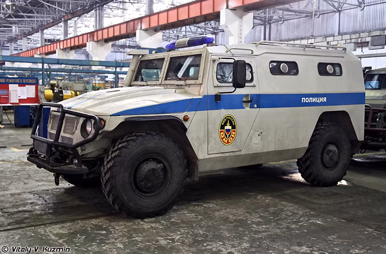 Ngoài Bộ Quốc phòng Nga các biến thể xe bọc thép Tiger còn được trang bị rộng rãi trong các cơ quan an ninh nội địa Nga.