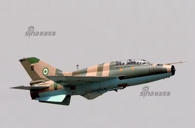 Do tác động của khủng hoảng kinh tế thế giới 2008 ngân sách của Nigeria bị sụt giảm nghiêm trọng và nó cũng gây ảnh hưởng tới hợp đồng F-7 với Trung Quốc. Đến đầu năm 2009 Nigeria mới tiếp nhận những chiếc F-7 đầu tiên.