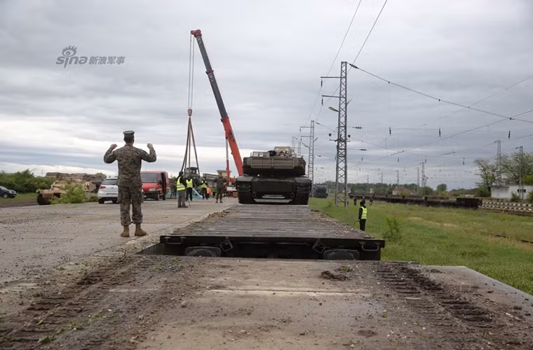 Được biết, Bulgaria là một trong những quốc gia đi đầu ủng hộ Mỹ trong cuộc chiến Iraq vào 2003 nước này cũng điều 500 quân tham gia vào lực lượng liên quân của Mỹ tại Iraq.