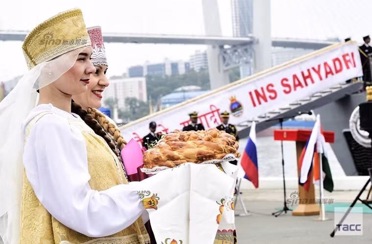 Nhiều chuyên gia nhận định, trong cuộc chiến ngầm giữa Mỹ và Trung Quốc tại khu vực Châu Á – Thái Bình Dương hiện tại Ấn Độ không muốn đứng về bất cứ bên nào và duy trì một vị thế trung lập.