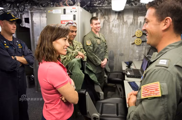 Tuy nhiên điểm hạn chế lớn nhất của chúng vẫn là hệ thống vũ khí khá nghèo nàn, như tàu USS Coronado nó chỉ được trang bị một hải pháo BAE Systems Mk110 57mm, 4 súng máy hạng nặng cỡ nòng 12,7mm và một hệ thống tên lửa phòng không SeaRAM Evolved.