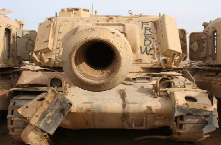 Ước tính, Taji có tới hàng chục khẩu GCT bị bỏ mặc cho tới hư hỏng hoàn toàn sau khi quân đội của Saddam Hussein tan rã.