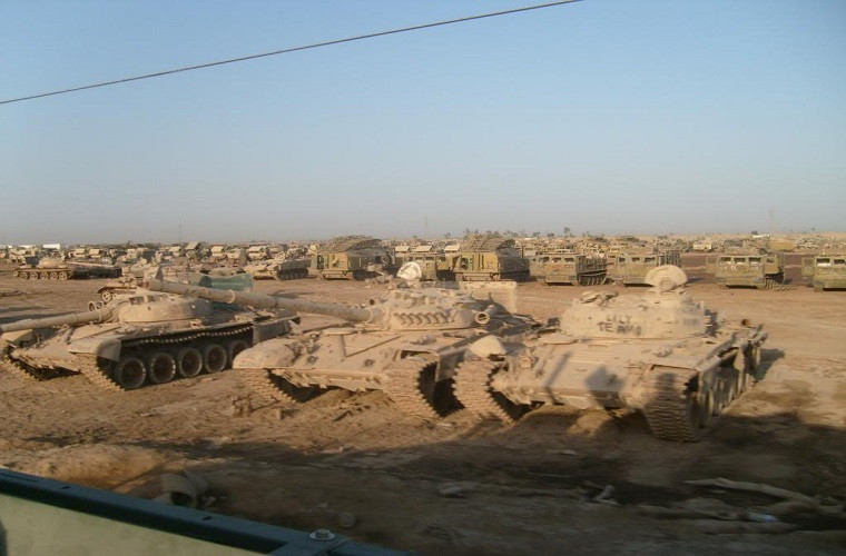 Trong số đó có cả những chiếc xe tăng T-72 - dòng xe tăng chiến đấu chủ lực của Quân đội Iraq hiện tại.