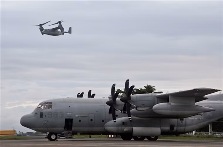 Hiện tại USMC đang sở hữu khoảng 10 phi đội KC-130J với 79 chiếc và chúng đều đã được nâng cấp với gói vũ khí Harvest Hercules Airborne Weapons Kit (HAWK) dành riêng cho dòng máy bay vận tải quân sự C-130J. HAWK được tích hợp sẵn hệ thống màn hình điều khiển hỏa lực được gắn bên trong khoang chứa hàng hóa của KC-130J, bên ngoài là hệ thống cảm biến mục tiêu AN/AAQ-30 được gắn dưới cánh trái.