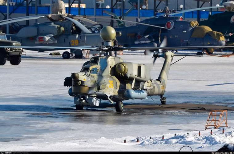 Dù những chiếc trực thăng tấn công Mi-24 vẫn đang được Không Quân Nga sử dụng hiệu quả điển hình là tại chiến trường Syria, nhưng trong tương lai Mi-24 sẽ được thay thế bằng các phi đội Mi-28N - dòng trực thăng tấn công hiện đại nhất của Nga hiện tại.