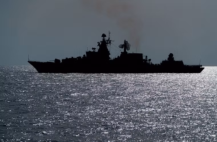 Trang quân sự Arms-Expo vừa cho đăng tải phóng sự ảnh ghi lại một ngày hoạt động trên tàu chiến Nga tại vùng Biển Địa Trung Hải.