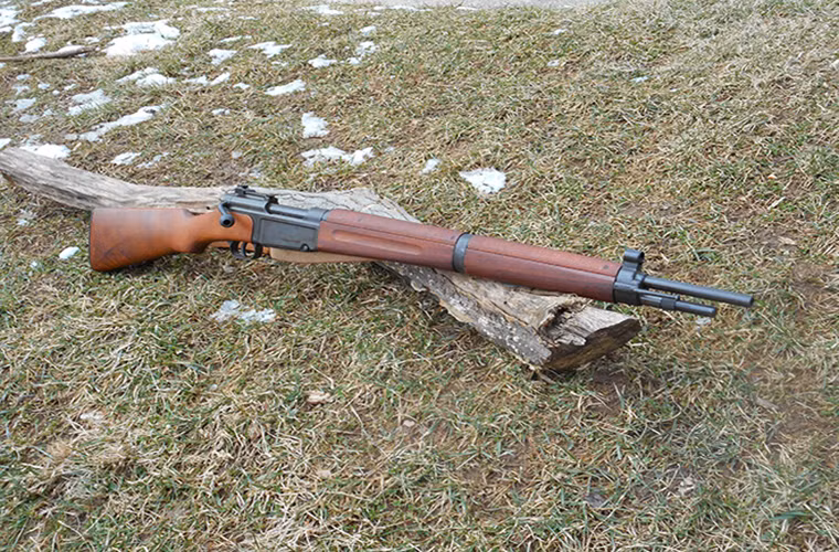 Một mẫu súng trường khác được sử dụng khá phổ biến trong chiến trường Việt Nam là MAS-36 do Pháp chế tạo được lực lượng viễn chinh Pháp sử dụng trong suốt Chiến tranh Đông dương lần thứ I.