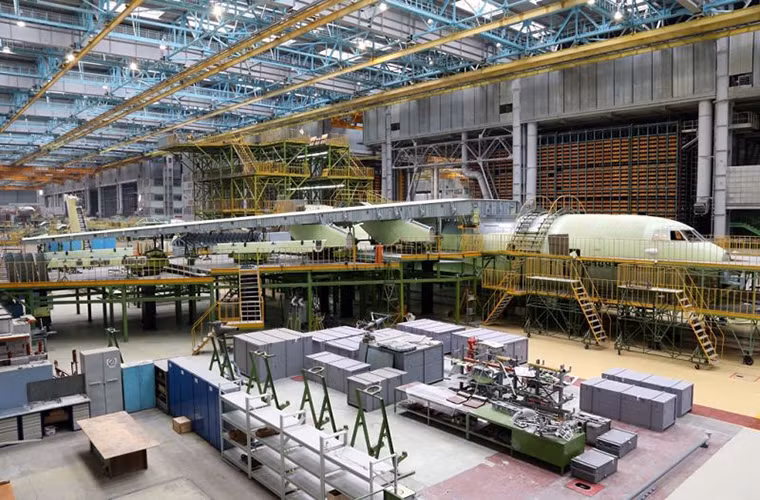 Aviastar-SP có trụ sở chính tại thành phố Ulyanovsk nằm ở phía Đông Moscow, nó được thành lập từ năm 1976 và hoạt động liên tục cho tới nay, Aviastar-SP cũng khá nổi tiếng với dòng máy bay vận tải thương mại như An-124 Ruslan hay Tu-204.