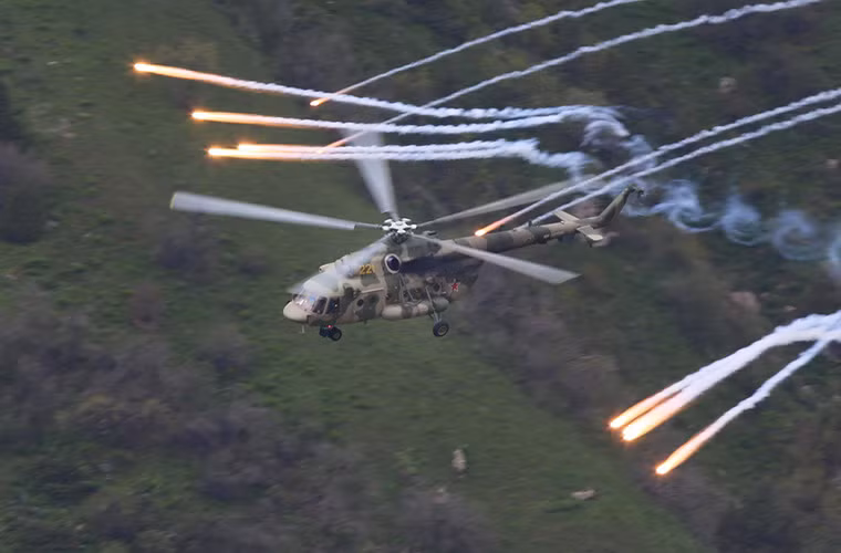 Bên cạnh lực lượng mặt đất đặc nhiệm CSTO còn nhận được sự hỗ trợ từ trên không với các trực thăng vũ trang .