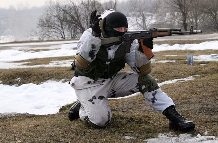 Không chỉ hoạt động trên chiến trường các đơn vị trinh sát bộ binh Nga còn được cử vào hoạt động sâu bên trong vùng lãnh thổ của địch nhất là tại các khu vực đô thị và vùng ven.