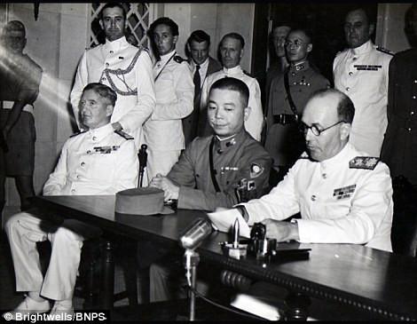 Phát xít Nhật chịu ký kết đầu hàng vào tháng 9/1945 (Nguồn: Brightwells).