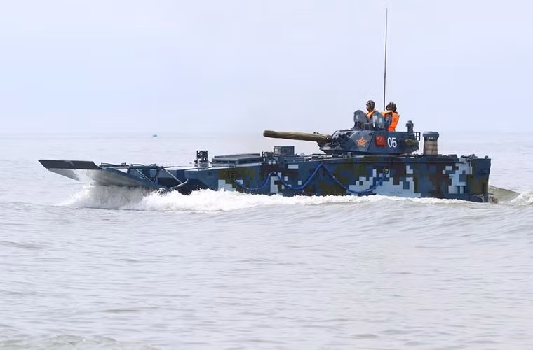 Dù vậy ZBD-05 cũng có những hạn chế nhất định của mình nhất là sau khi đổ bộ với trọng lượng 26 tấn và chỉ có thể di chuyển với tốc độ tối đa 60km/h, nó dễ dàng trở thành mục tiêu cho các tổ hợp tên lửa chống tăng đối phương.