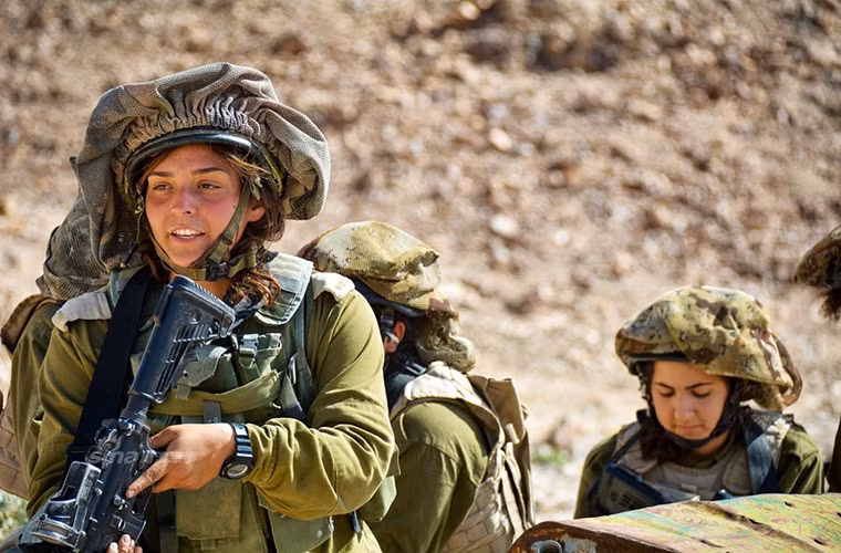 Theo lực lượng Phòng vệ Israel, từ năm 1962 - 2016 đã có khoảng 535 nữ binh sĩ Israel thiệt mạng trong lúc thực hiện nhiệm vụ, mặc dù lực lượng này rất ít tham chiến trực tiếp trên chiến trường. Và chỉ có khoảng 4% số nữ binh sĩ của Israel có mặt tại điểm nóng xung đột.