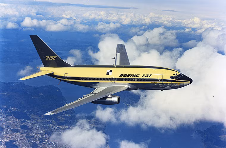 Sự thoái trào của Chiến tranh Lạnh cũng khiến Boeing thay đổi thị trường quen thuộc của mình từ phát triển các dòng máy bay quân sự sang máy bay chở khách thương mại. Và thành công nhất trong các dòng máy bay chở khách của Boeing có thể kể tới Boeing 737 với hơn 9.000 chiếc được sản xuất.