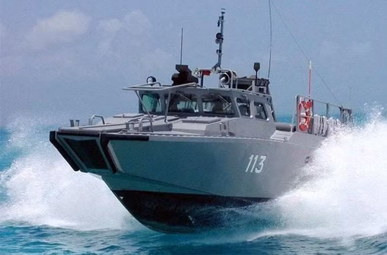 BK-16 là tàu đổ bộ đa năng, tốc độ cao được phát triển cho Quân đội Nga phục vụ các nhiệm vụ tuần duyên bờ biển, chở quân, tác chiến đổ bộ ven biển, yểm trợ hỏa lực, chống hải tặc, chống khủng bố, cứu thương và nhiệm vụ đặc biệt.