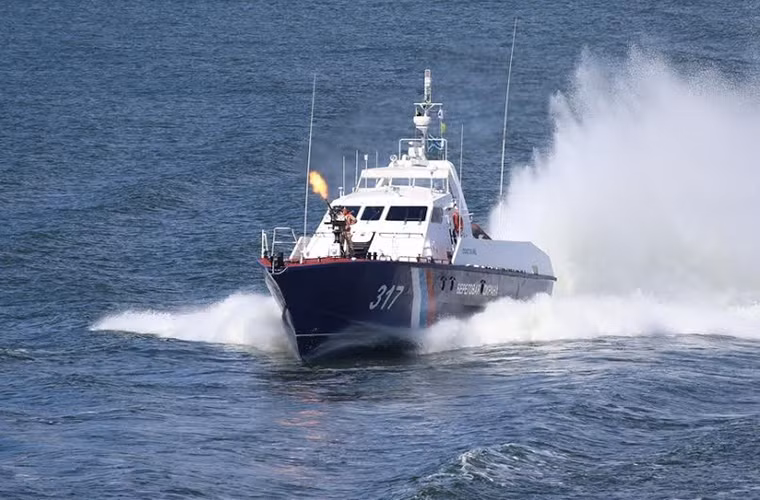 Trong ảnh là tàu tuần tra ven bờ thuộc Project 12200 “Sobol” của Nga trong lễ duyệt binh tại Baltiysk.