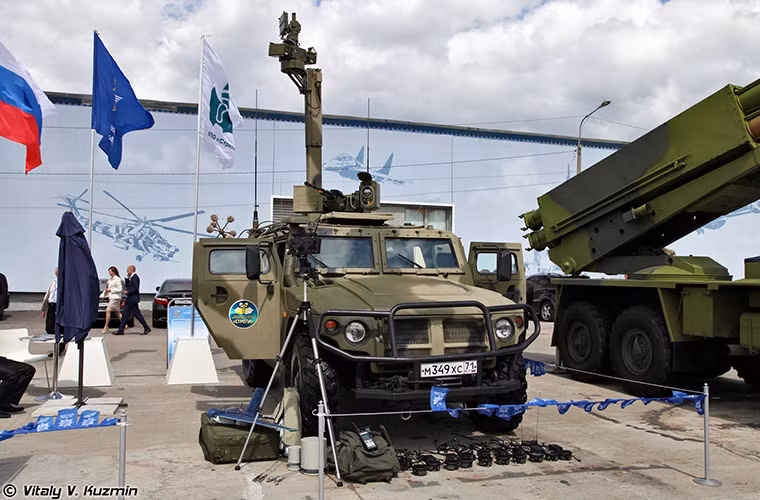 Mặc dù giới truyền thông Phương Tây liên tục khẳng định việc NATO mở rộng hoạt động tới sát biên giới Nga không phải là để đe dọa nước này nhưng Quân đội Nga vẫn quyết định triển khai hệ thống mạng lưới chống xâm nhập Sova dọc khu vực biên giới với Phần Lan, các nước Baltic và Ba Lan. Hành động này của Nga là nhằm đảm bảo sẽ không có kịch bản Nam Ossetia lần thứ hai (Chiến tranh Nam Ossetia 2008).