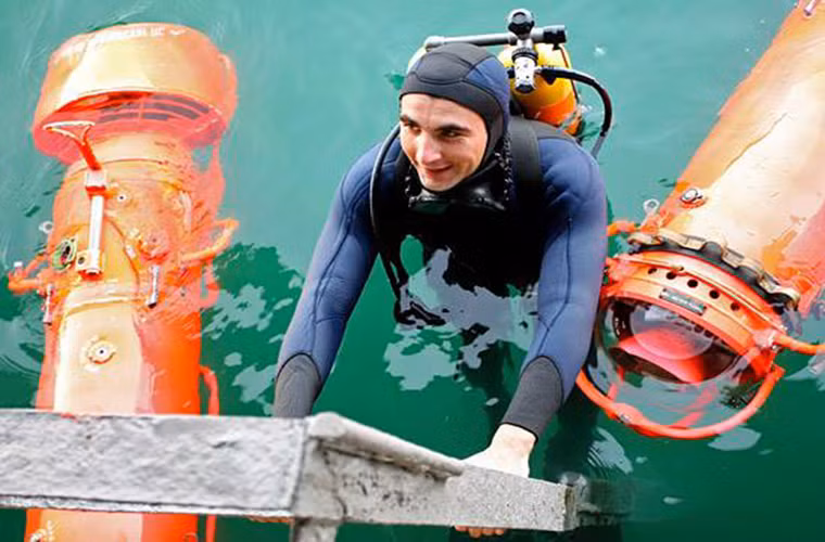 Dù không nổi tiếng hay trang bị hầm hố như các đơn vị biệt kích hải quân của Mỹ, nhưng lực lượng người nhái Nga không vì thế mà kém cạnh, họ cũng có những chiến công riêng của mình và điều đáng tiếc là chúng chưa bao giờ được công bố.