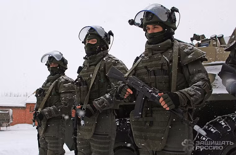 Quan phuc Ratnik cho cong binh khac gi bo binh Nga?