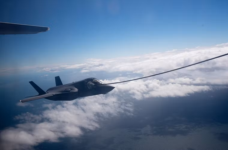 Theo kế hoạch, Không quân Hoàng gia và Hải quân Hoàng gia Anh sẽ đưa vào trang bị khoảng 138 chiếc F-35B trong giai đoạn từ nay đến năm 2018. Đa số chúng đều hoạt động trên tàu sân bay thế hệ mới của Anh được thiết kế dành cho dòng máy bay chiến đấu này. Bay cùng chiếc F-35B của RAF trong đợt thử nghiệm là một chiếc F-35B khác của lực lượng Lính thủy Đánh bộ Mỹ.