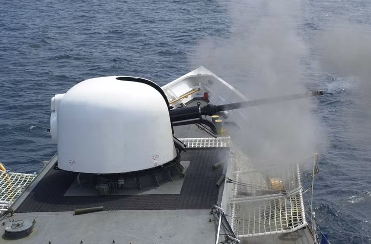 Hệ thống vũ khí chính trên các tàu Pohang (Flight II) cấp cho Hải quân Philippines gồm hải pháo OTO Melara 76mm và hai pháo tự động Emerlec 30mm được sử dụng chủ yếu cho nhiệm vụ phòng không hoặc đánh chặn tầm gần.