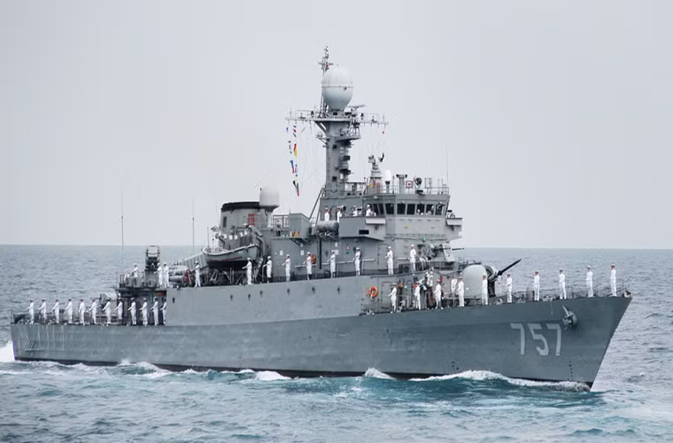 Tàu hộ vệ mang tên lửa Mokpo (PCC-759) là một trong bốn chiếc thuộc Pohang (Flight II) được Hải quân Hàn Quốc đưa vào trang bị từ giữa những năm 1980 và các tàu này đều đã được loại biên vào cuối năm 2014. Tuy nhiên về mặt trang bị các tàu Pohang (Flight II) vẫn có thể tiếp tục hoạt động nếu được nâng cấp trở lại.