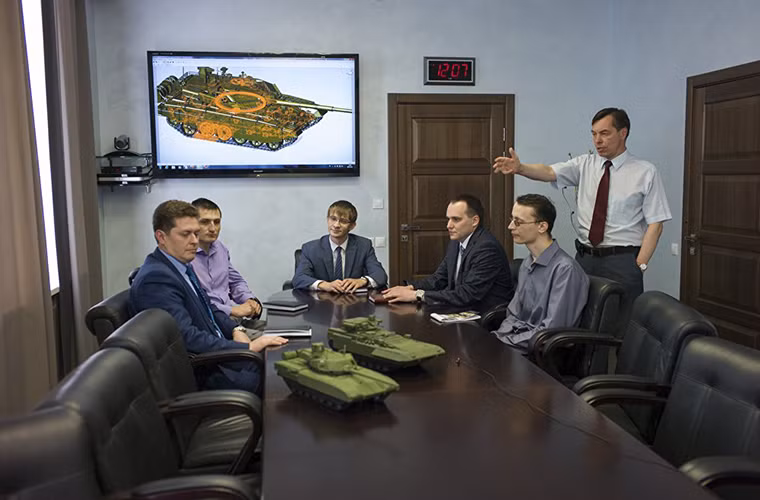 Tuy nhiên trong tương lai T-14 Armata có thể sẽ được trang bị pháo chính 152mm của pháo tự hành Koalitsiya-SV với tầm bắn tối đa lên tới 70km, để có thể tiêu diệt lực lượng tăng thiết giáp hay pháo binh của đối phương từ xa. Nguồn ảnh: Sputnik