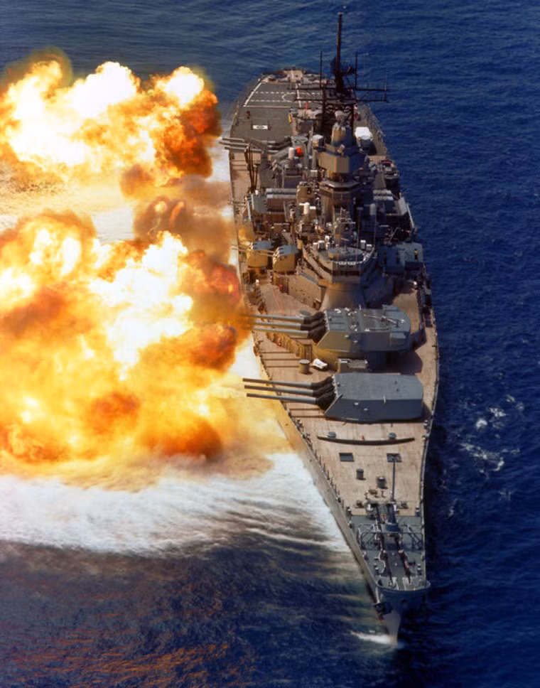 USS Iowa (BB-61) là chiếc đầu tiên của lớp thiết giáp hạm cùng tên. BB-61 chính thức tham chiến trong Thế chiến II từ năm 1943 ở mặt trận Đại Tây Dương. Sau đó chiến hạm này được điều đến mặt trận Thái Bình Dương và góp công to lớn trong việc đánh bại Hạm đội liên hợp, Hải quân Đế quốc Nhật Bản.