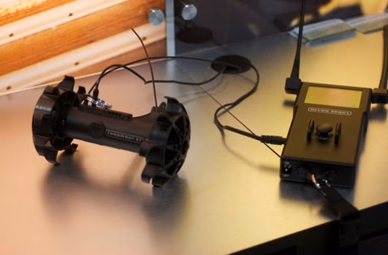 Ở vị trí thứ hai trong danh sách của Sputnik là mẫu robot trinh sát cỡ nhỏ Recon Scout được thiết kế dành cho các đơn vị thực thi pháp luật hoặc đặc nhiệm, nó được thiết kế và chế tạo bởi công ty công nghệ Recon Robotics.