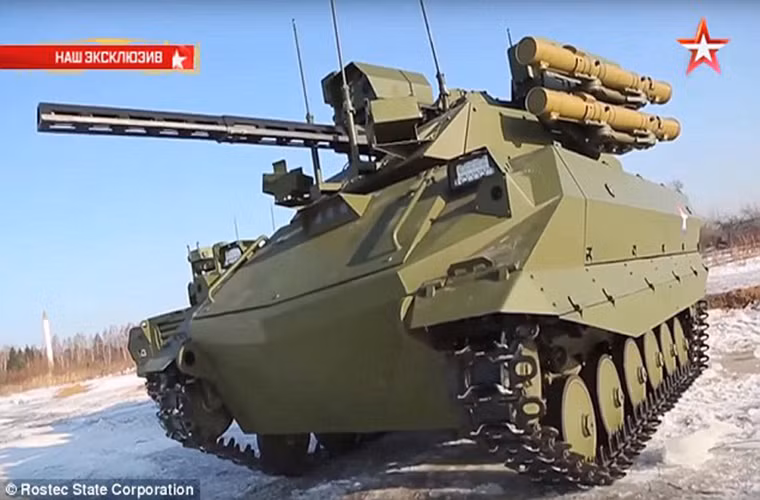 Về thiết kế Uran-9 được đặt trên nền tảng khung gầm bánh xích bọc thép tương tự như một xe bọc thép hạng nhẹ được trang bị một pháo tự động 2A72 30mm, một súng máy đồng trục 7,62mm, 4 tên lửa chống tăng có điều khiển 9M120 Ataka và 6 tên lửa đất đối không.