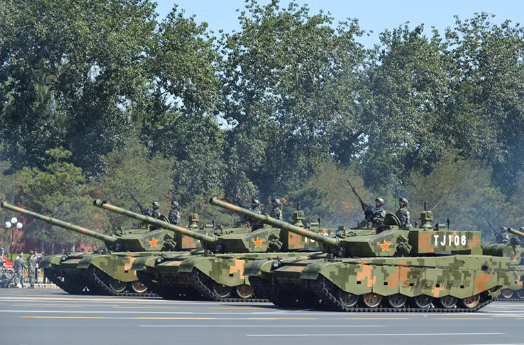 Hiện tại Trung Quốc có trong biên chế khoảng hơn 600 chiếc Type 99 với hai biến thể Type 99 và Type 99A, số xe tăng này được phân bố chủ yếu ở Bắc Kinh và Quân khu Thẩm Dương.