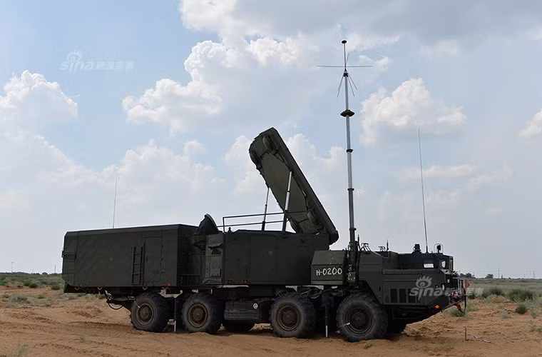 Hình ảnh đài radar 30N6E của đội Kazakhstan đã sẵn sàng tham chiến.