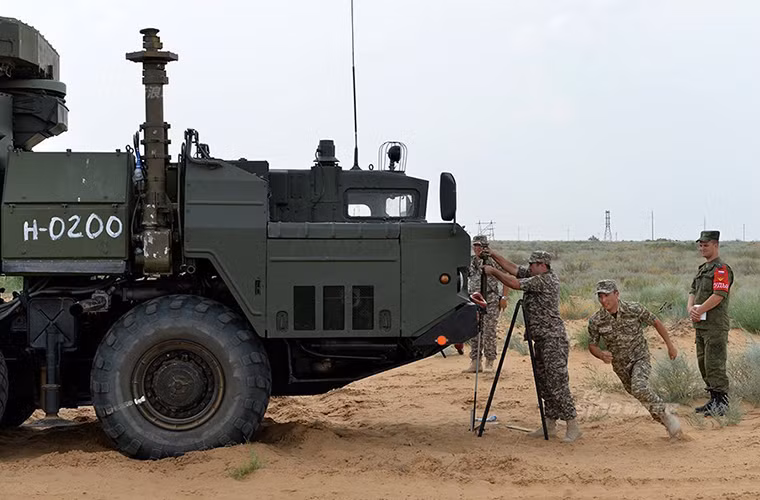 Để có kết quả thi tốt nhất mọi binh sĩ đều phải chạy đua với thời gian, điều này cũng gần giống như trong thực tế tuy nhiên trong tác chiến phòng không mọi sự chậm trễ đều phải trả giá bằng mạng sống của rất nhiều người thậm chí là kíp chiến đấu của tổ hợp phòng không đó.