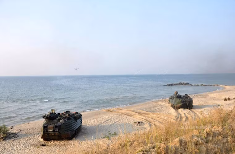 Trong đợt tập trận “Sea Breeze” diễn ra vào năm ngoái cũng được tổ chức tại Ukraine, liên quân của Mỹ đã huy động tới 2.500 binh sĩ tham gia trong đó có khoảng 1.000 quân Ukraine.