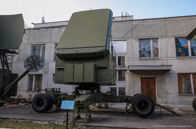 Hệ thống radar đi động 0N6 FLAP LID A - thế hệ đầu tiên của tổ hợp phòng không S-300.