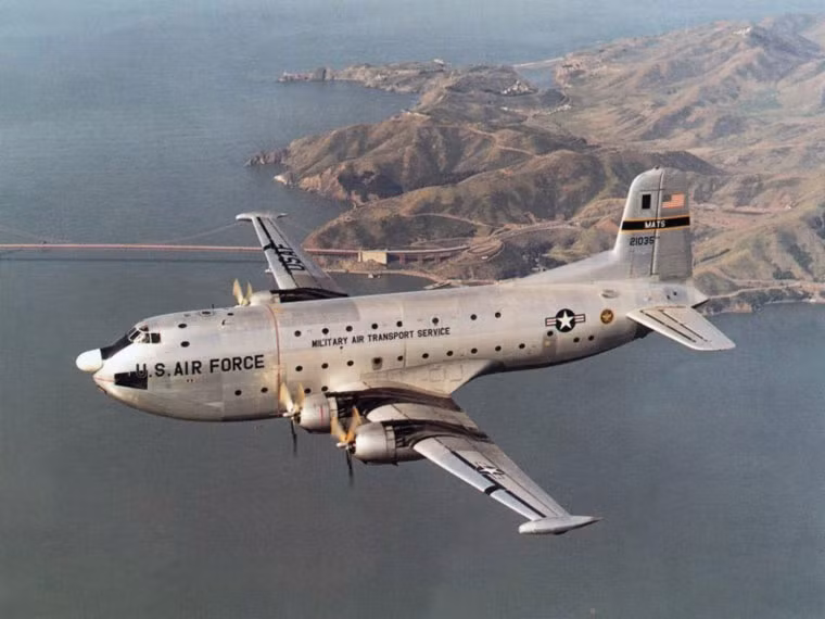 C-124 Globemaster II là máy bay vận tải quân sự đầu tiên của Mỹ được thiết kế để chuyên chở hàng hóa cồng kềnh như xe tăng, pháo binh, máy ủi, xe tải. Máy bay có thiết kế kiểu vỏ sò với cửa thủy lực phía đầu máy bay và một thang máy ở phía sau - một giải pháp mang tính cách mạng ở thời điểm đó.