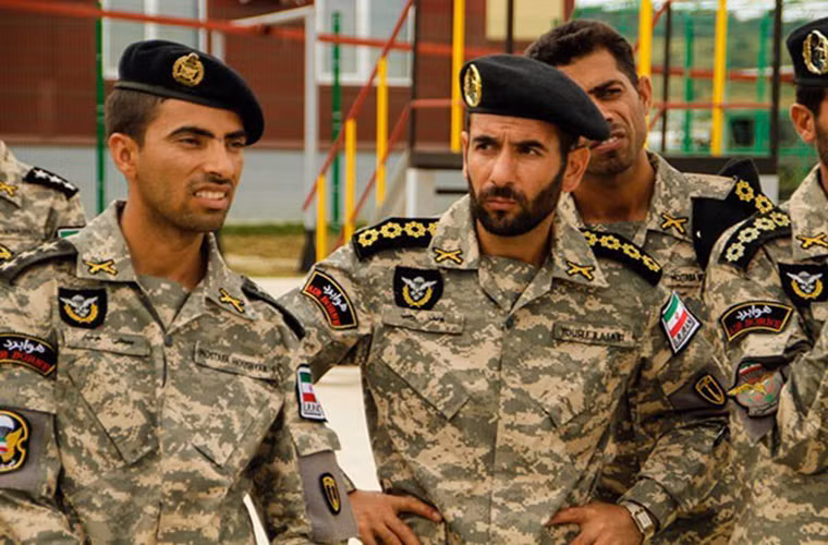 Do đó một khóa huấn luyện ngắn sẽ rất cần thiết để binh sĩ các nước làm quen với mẫu dù D-10 của Nga trong đó bao gồm cách sử dụng hay xử lý các tình huống khẩn cấp trong quá trình triển khai D-10.